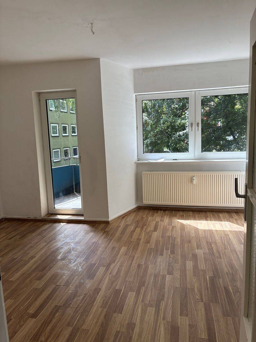 Zentral. Hell. Bezugsfertig – 3 Zimmer mit Balkon, 38226 Salzgitter (Lebenstedt)