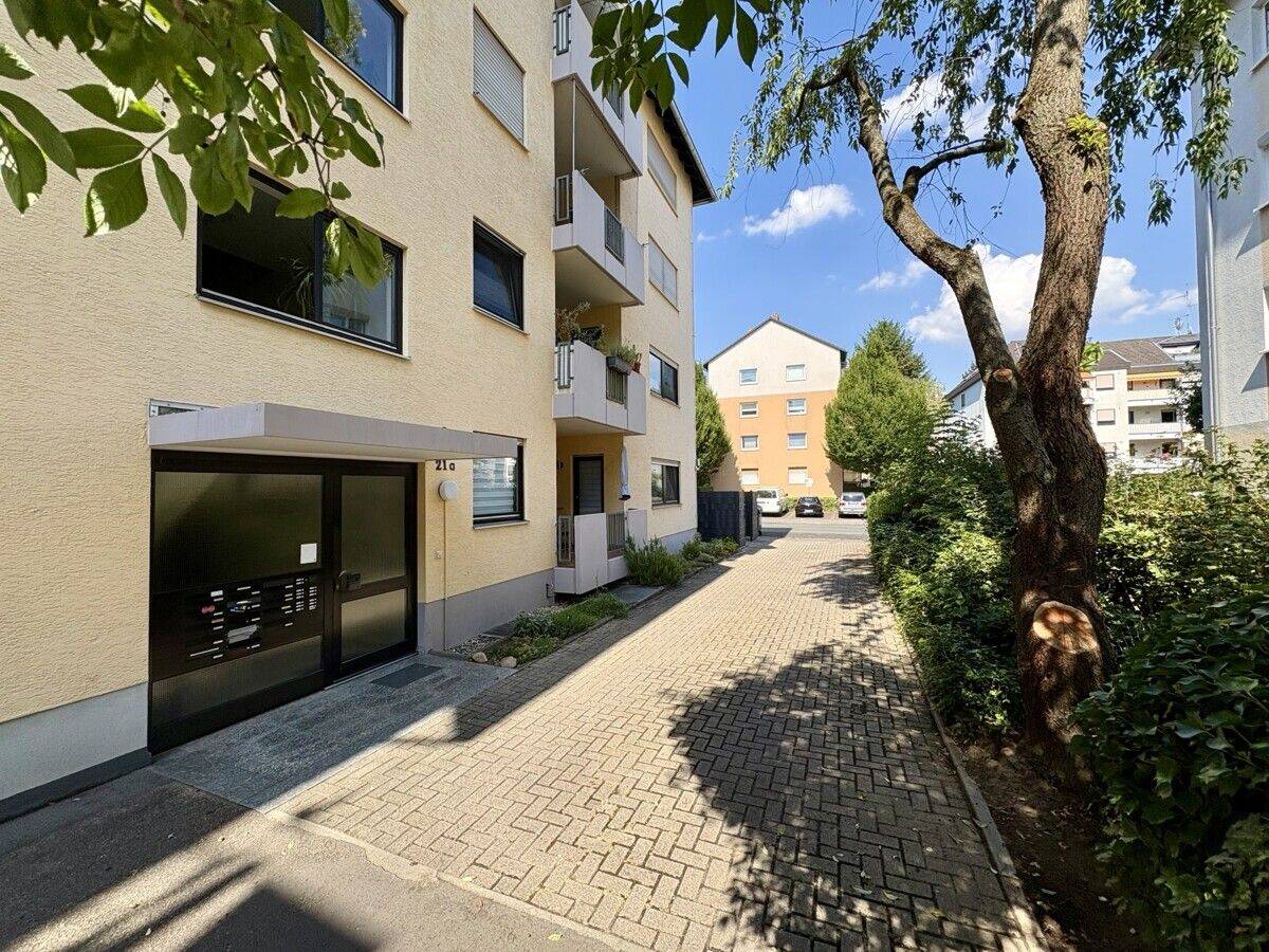 „Clever investieren“  Vermietete Eigentumswohnung mit TG-Stellplatz + 2 Loggien in Wiesbaden-Biebrich, 65203 Wiesbaden (Biebrich Mainz-Amöneburg Schierstein)
