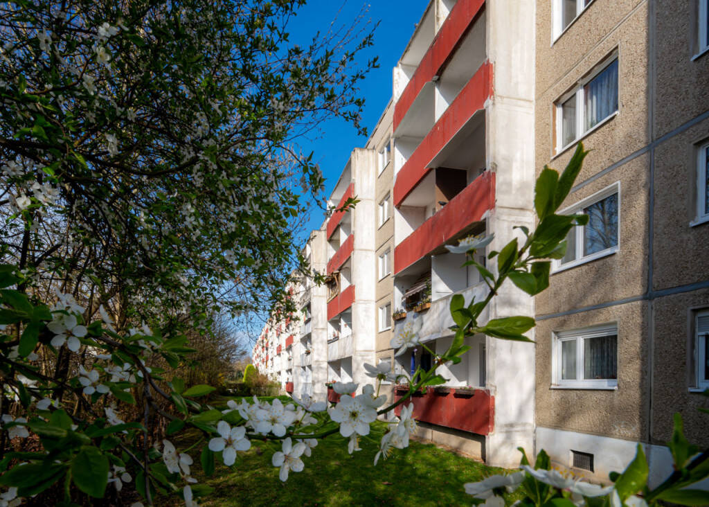 Ruhige Wohnlage – Balkon und Dusche, 6126 Halle (Saale) (Nietleben Nördliche Neustadt Versorgungsgebiet Westliche Neustadt)