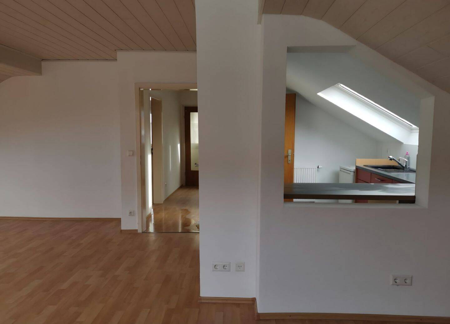 CHARMANTE 2-ZIMMER-DG-WOHNUNG, 69226 Nußloch