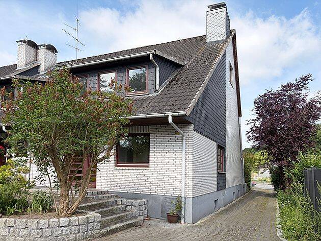 von privat: Gepflegtes Reihenendhaus mit großem Platzangebot in Waldenau / Pinneberg, 25421 Pinneberg
