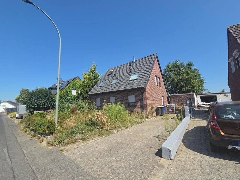 Provisionsfrei: Ein-/Zweifamilienhaus mit großem Grundstück in Niederkrüchten, 41372 Niederkrüchten