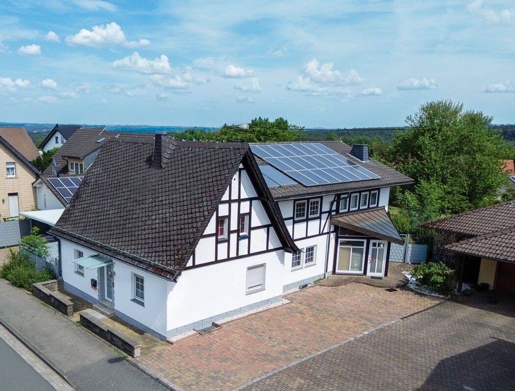 Vielseitig nutzbares Wohnhaus mit  Sauna, Kamin und großem Garten  in Horhausen!, 56593 Horhausen (Westerwald)