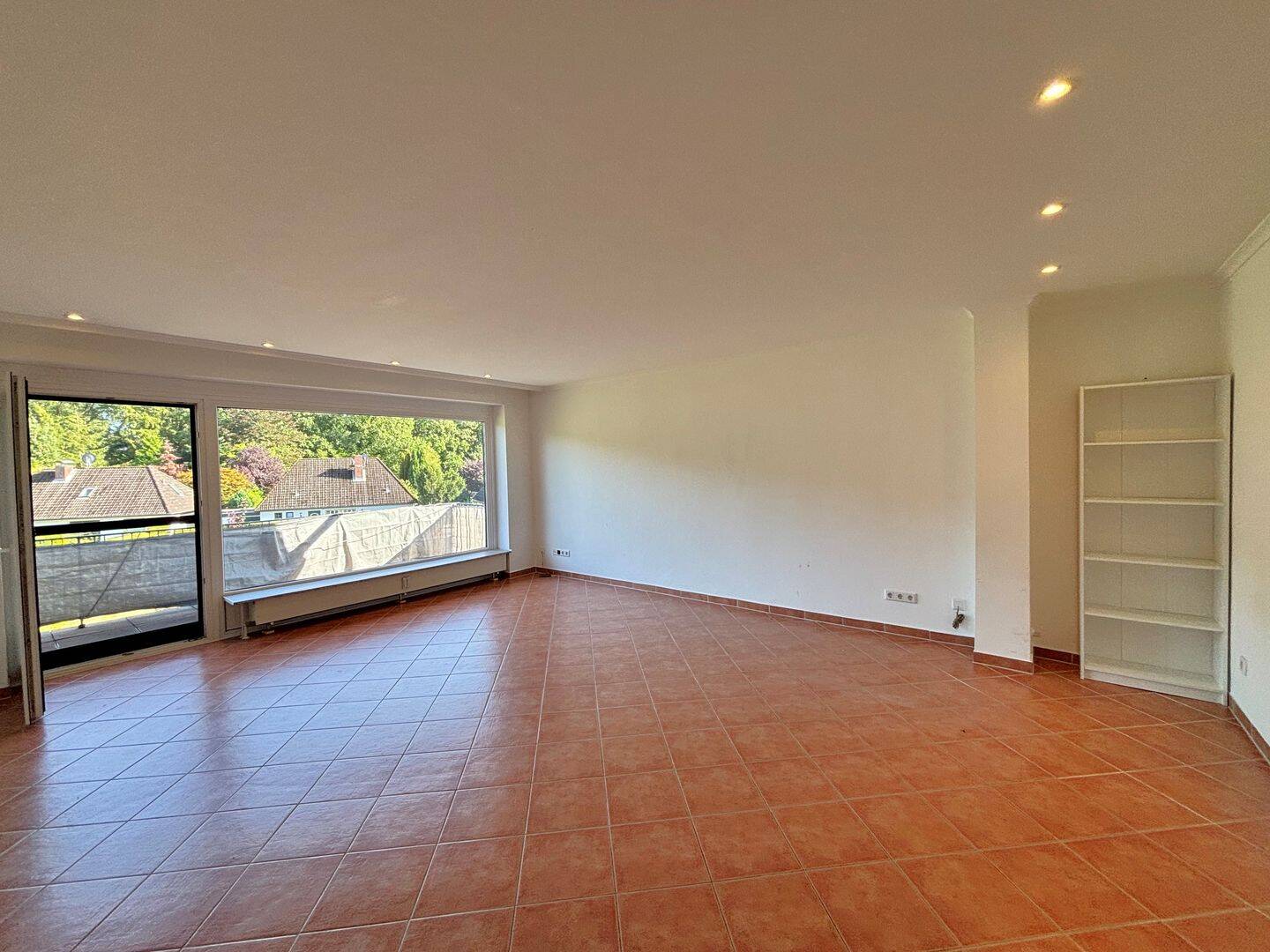 Volksdorf: großes Apartment mit Balkon u. Weitblick – U-Bahn fußläufig, 22359 Hamburg (Wandsbek Bergstedt Rahlstedt Volksdorf)