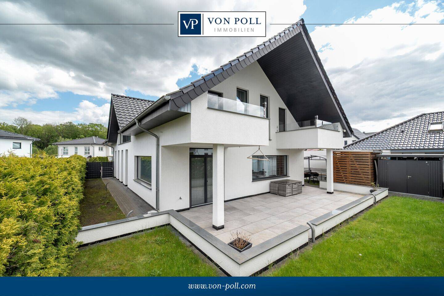Leopoldshöhe: Exklusives Einfamilienhaus | Baujahr 2013 | ca. 239 m² WFL | 6 Zimmer | Doppelgarage, 33818 Leopoldshöhe