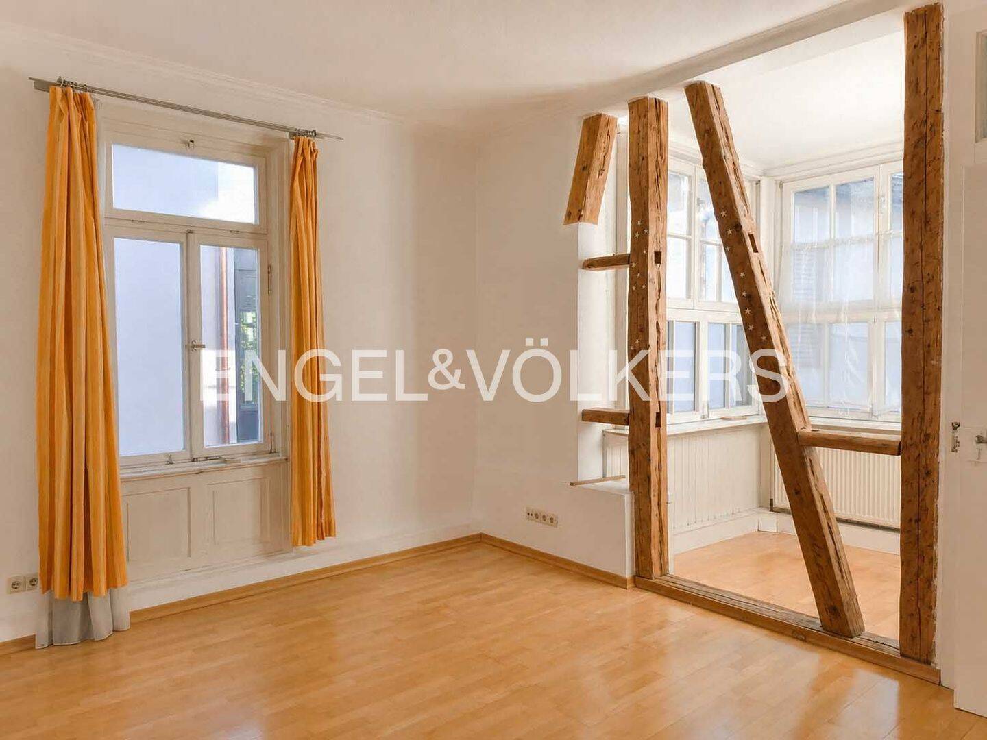 Charmante 5-Zimmer-Altbauwohnung mit Veranda, 2 Bädern und ruhiger Lage nahe der Steinlach, 72072 Tübingen