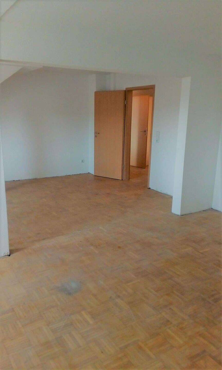 großes Wohnzimmer über den Dächern von Essen, 45307 Essen (Kray Leithe)