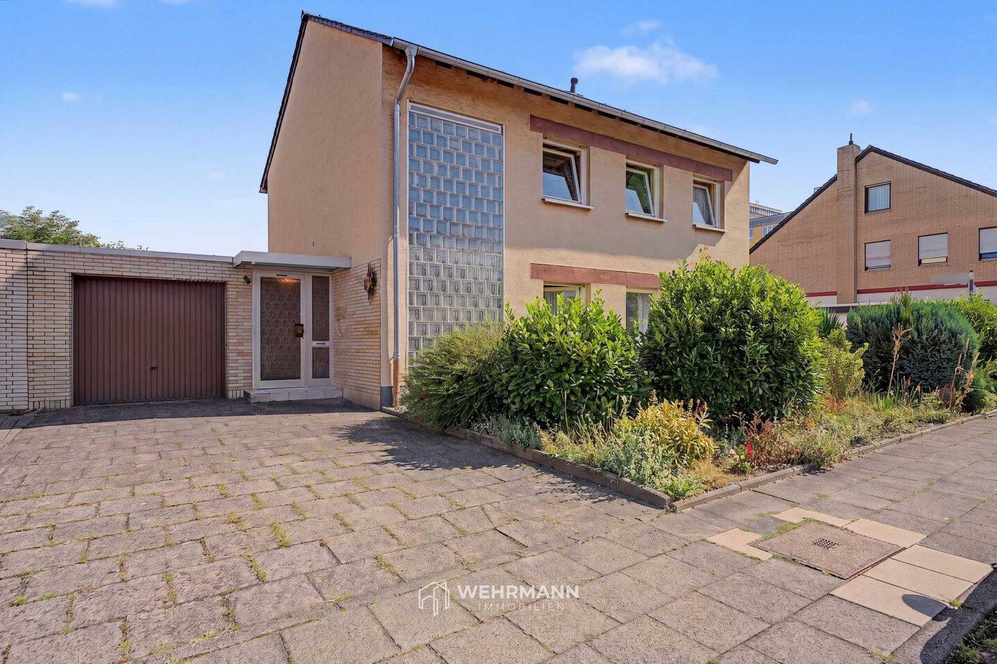 Freistehendes Einfamilienhaus in Wesseling – tolles Eckgrundstück und viel Potenzial für Familien, 50389 Wesseling