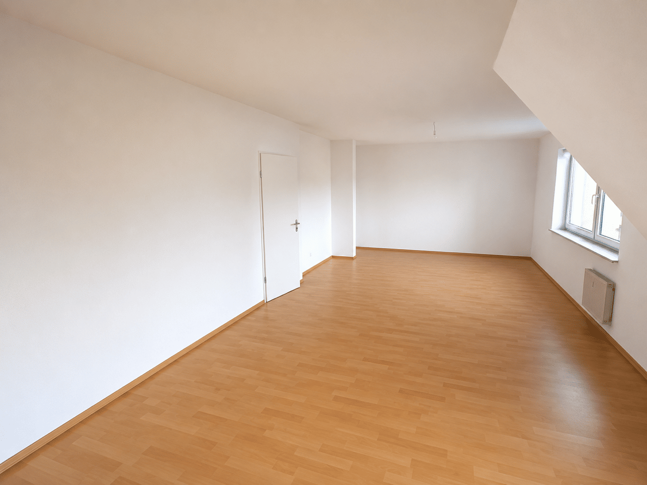Moderne 3-Zimmer-DG-Wohnung zur Miete in Buxtehude-Neukloster Neukloster, 21614 Buxtehude