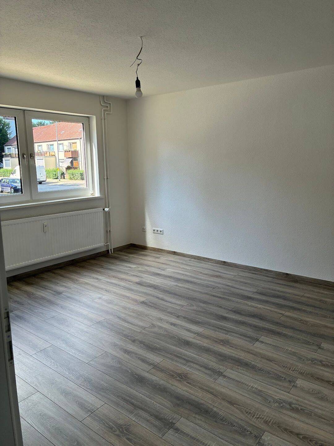 Hell. Bezugsfertig – 3 Zimmer im Herzen der Stadt, 38226 Salzgitter (Lebenstedt)