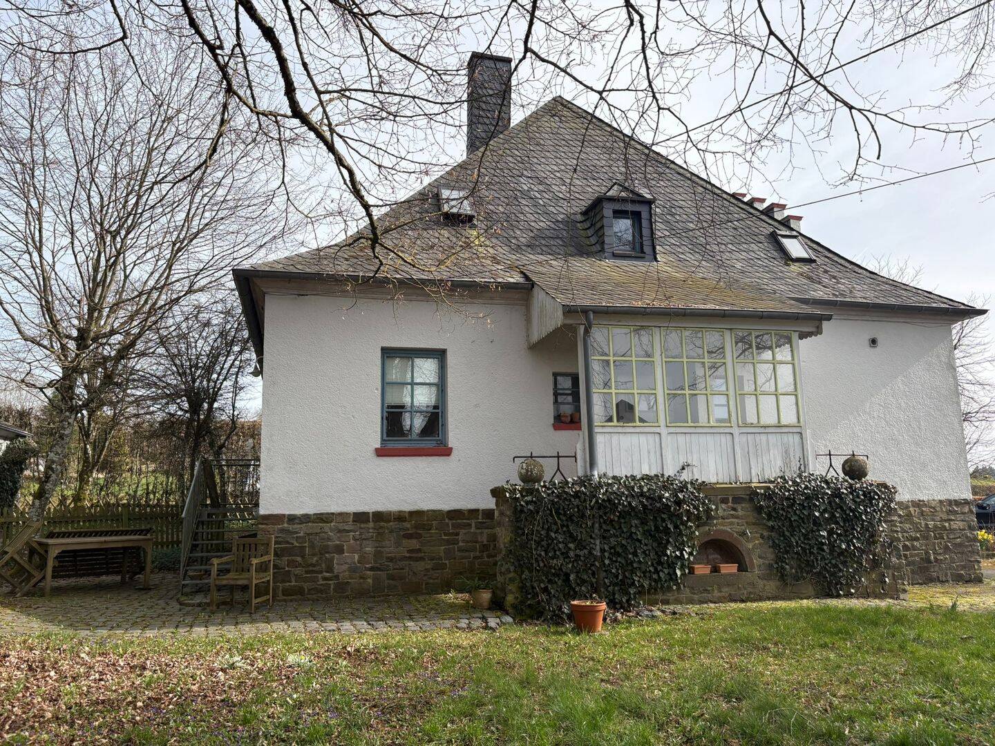 **Wohnhaus in der Eifel mit Gästehaus im Garten**, 54616 Winterspelt