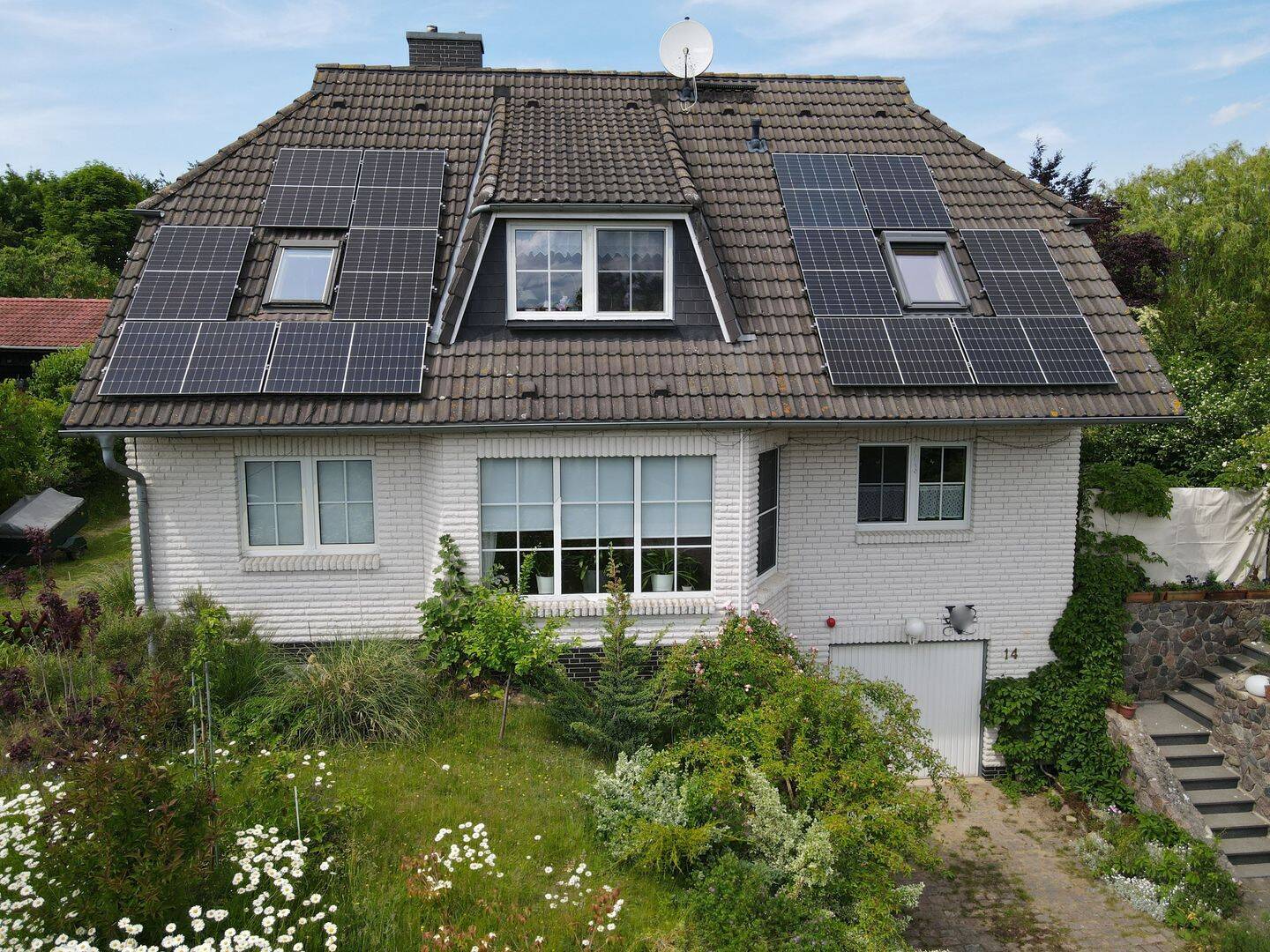 Exklusives Einfamilienhaus in Hanglage mit Sauna, Solaranlage und großem Garten – Hohenzieritz, 17237 Hohenzieritz