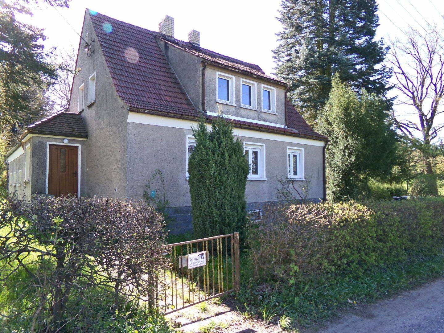 Einfamilienhaus in traumhafter Wohlfühl- fast Alleinlage zu sanieren, 1900 Großröhrsdorf (Bretnig)