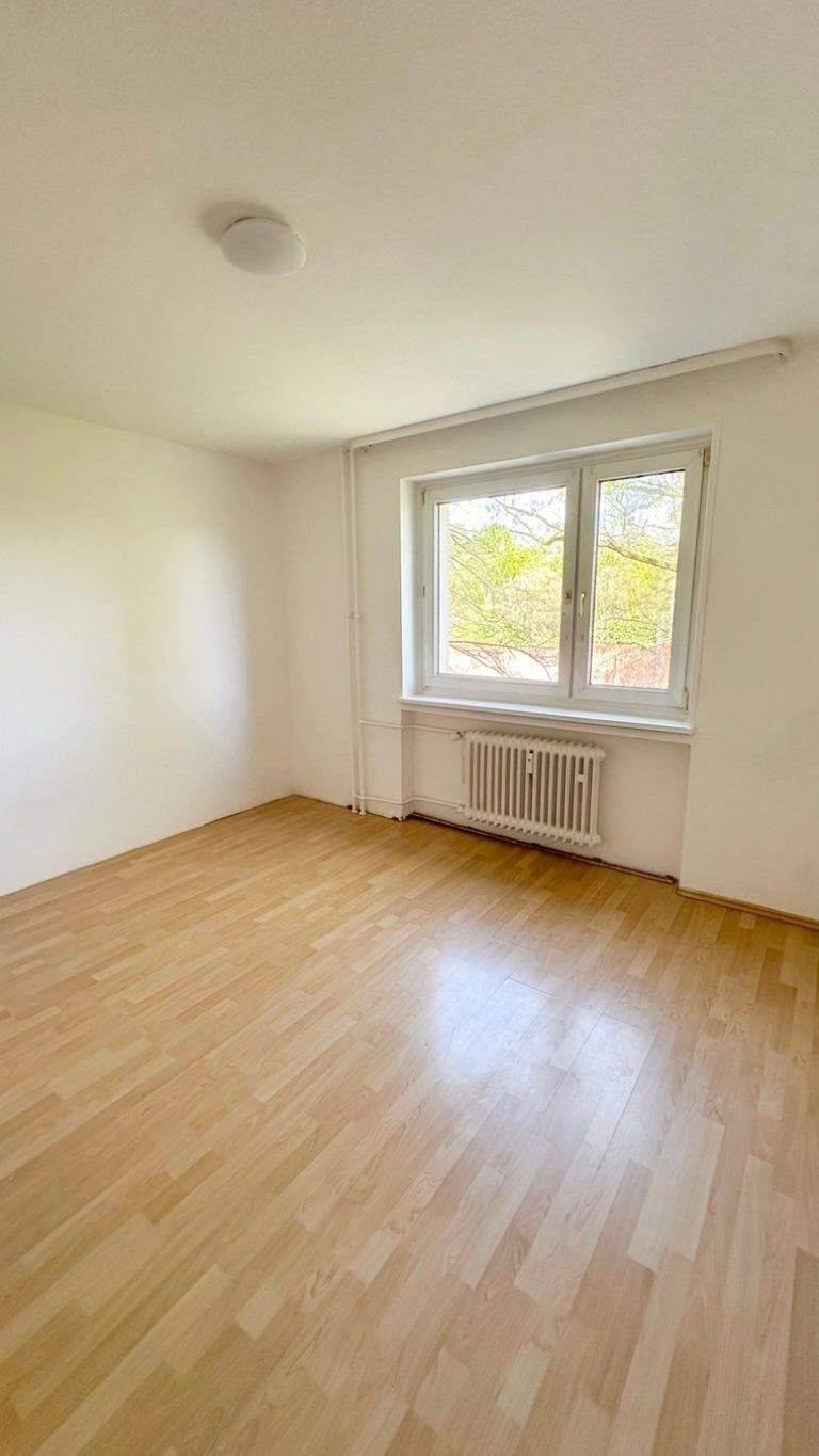 Vermietete lichtdurchflutete 3-Zimmerwohnung mit sonnigem Balkon und Garage, 63457 Hanau