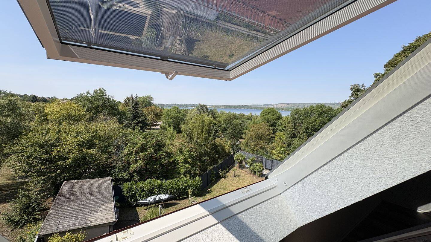 Modernisiertes Einfamilienhaus mit Seeblick und viel Gestaltungspotenzial, 6242 Braunsbedra
