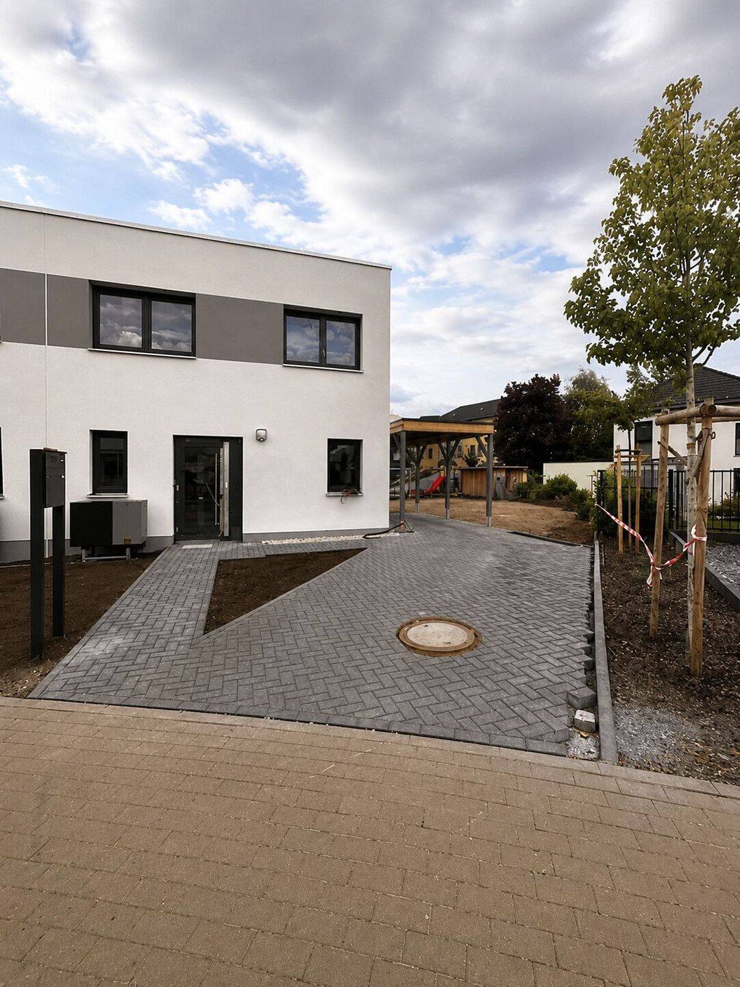 *Modernste Doppelhaushälften – Neubau*, 1640 Coswig