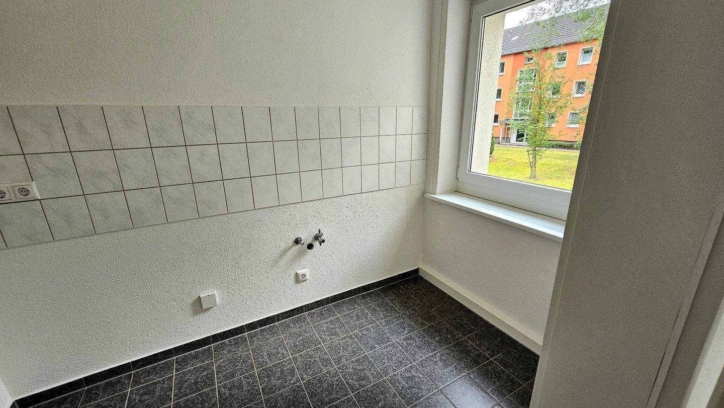 Schöne kleine Zweiraumwohnung mit Balkon, jetzt Termin vereinbaren, 9117 Chemnitz (Rabenstein Reichenbrand Rottluff Siegmar)
