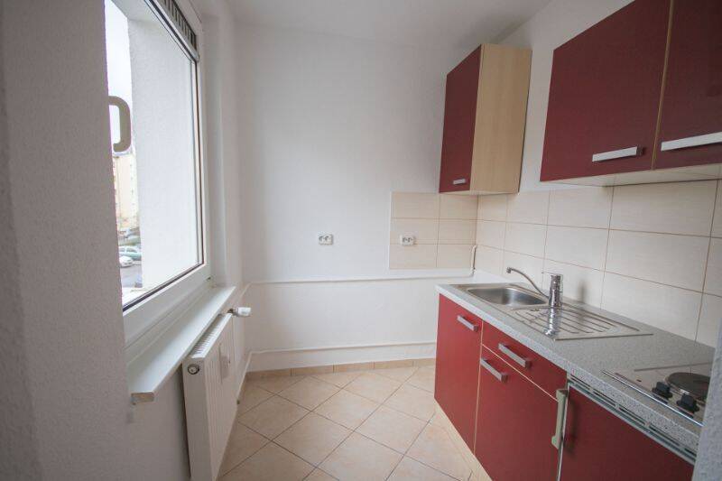 Schöne 2-Zimmerwohnung mit einer Singleküche., 6118 Halle (Saale)