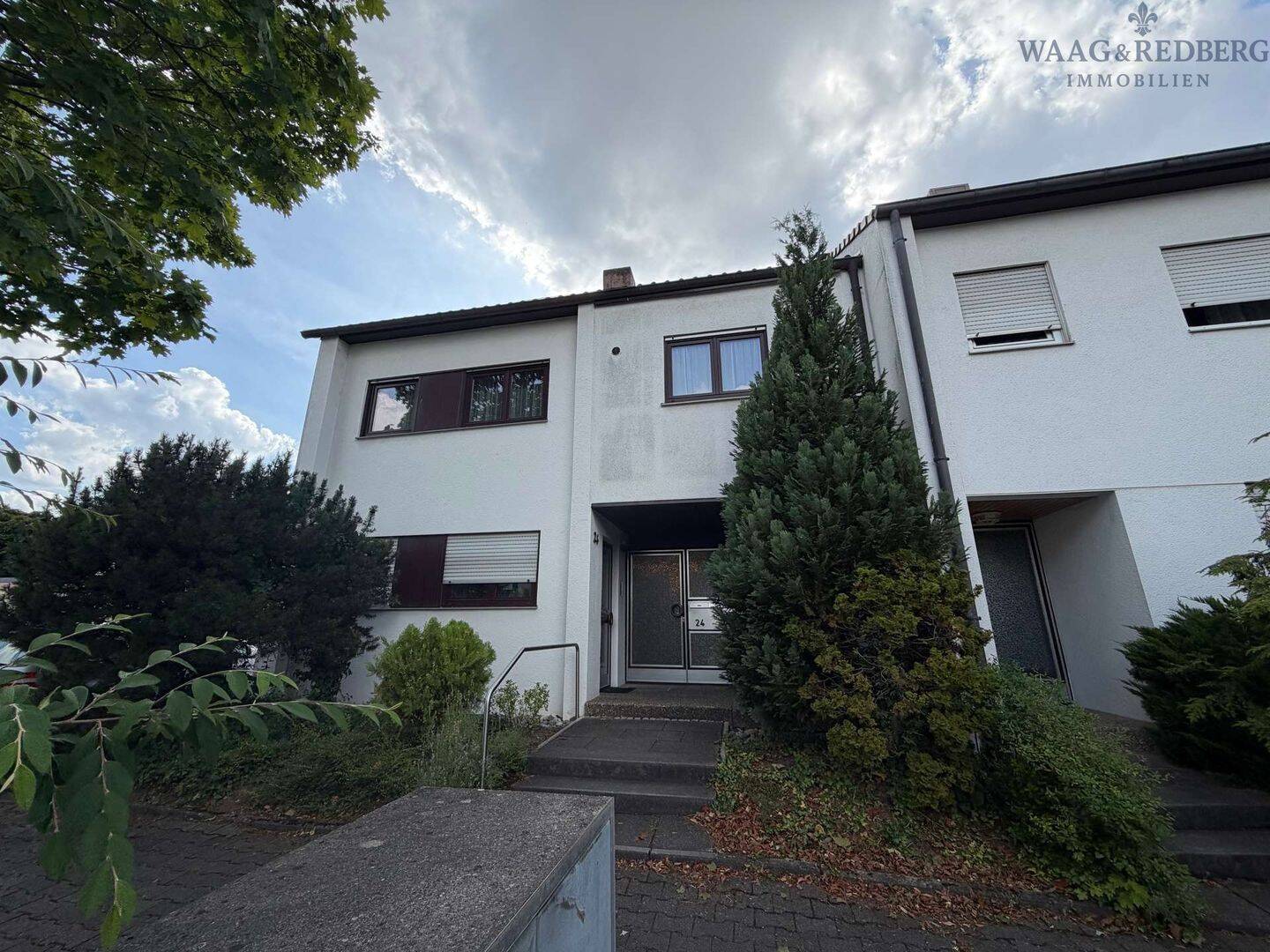 Ruhig gelegenes Zweifamilienhaus mit Garten, Balkon und hervorragender Infrastruktur