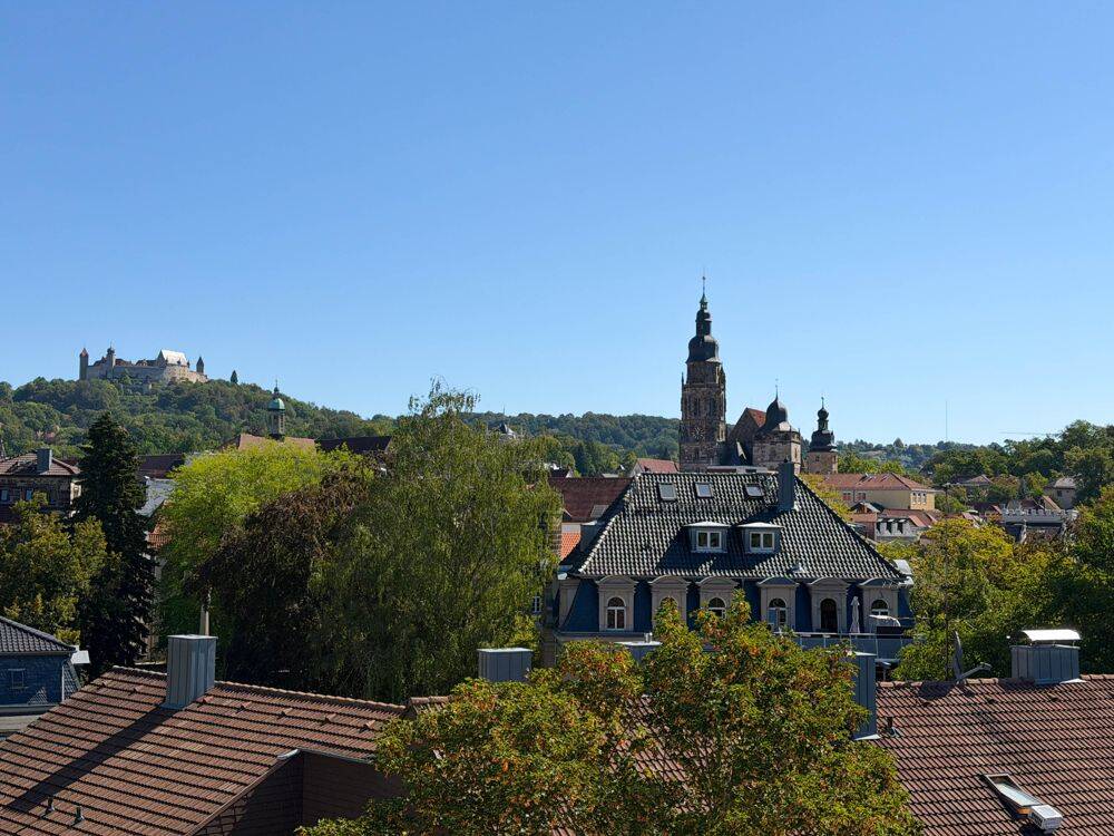Diesen Ausblick können Sie kaufen! 3-Zimmer-Eigentumswohnung mit Balkon, Aufzug und traumhaftem Ausblick über Coburg, 96450 Coburg
