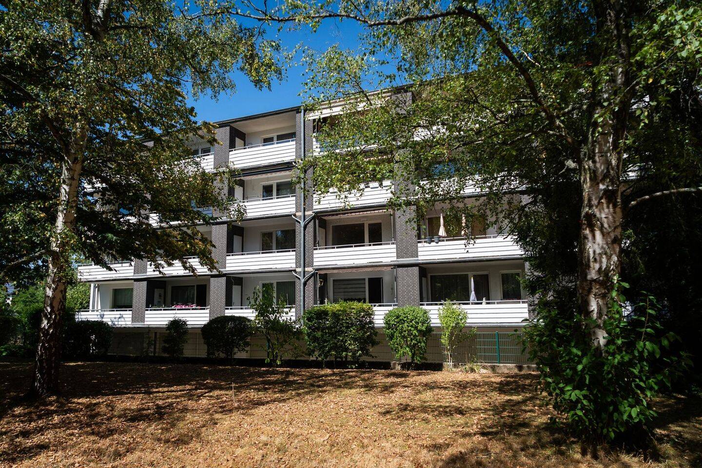 Erstbezug nach Sanierung – Helle 2-Zimmer-Wohnung mit großem Balkon, 40229 Düsseldorf (Eller Lierenfeld Oberbilk)
