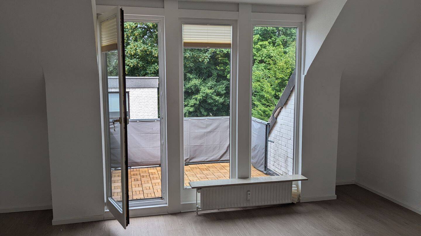 Provisionsfrei von privat: Lichtdurchflutete 3,5-Zimmer-Wohnung mit Westbalkon in ruhiger Lage in HH-Poppenbüttel, 22399 Hamburg (Wandsbek Hummelsbüttel Lemsahl-Mellingstedt Poppenbüttel)