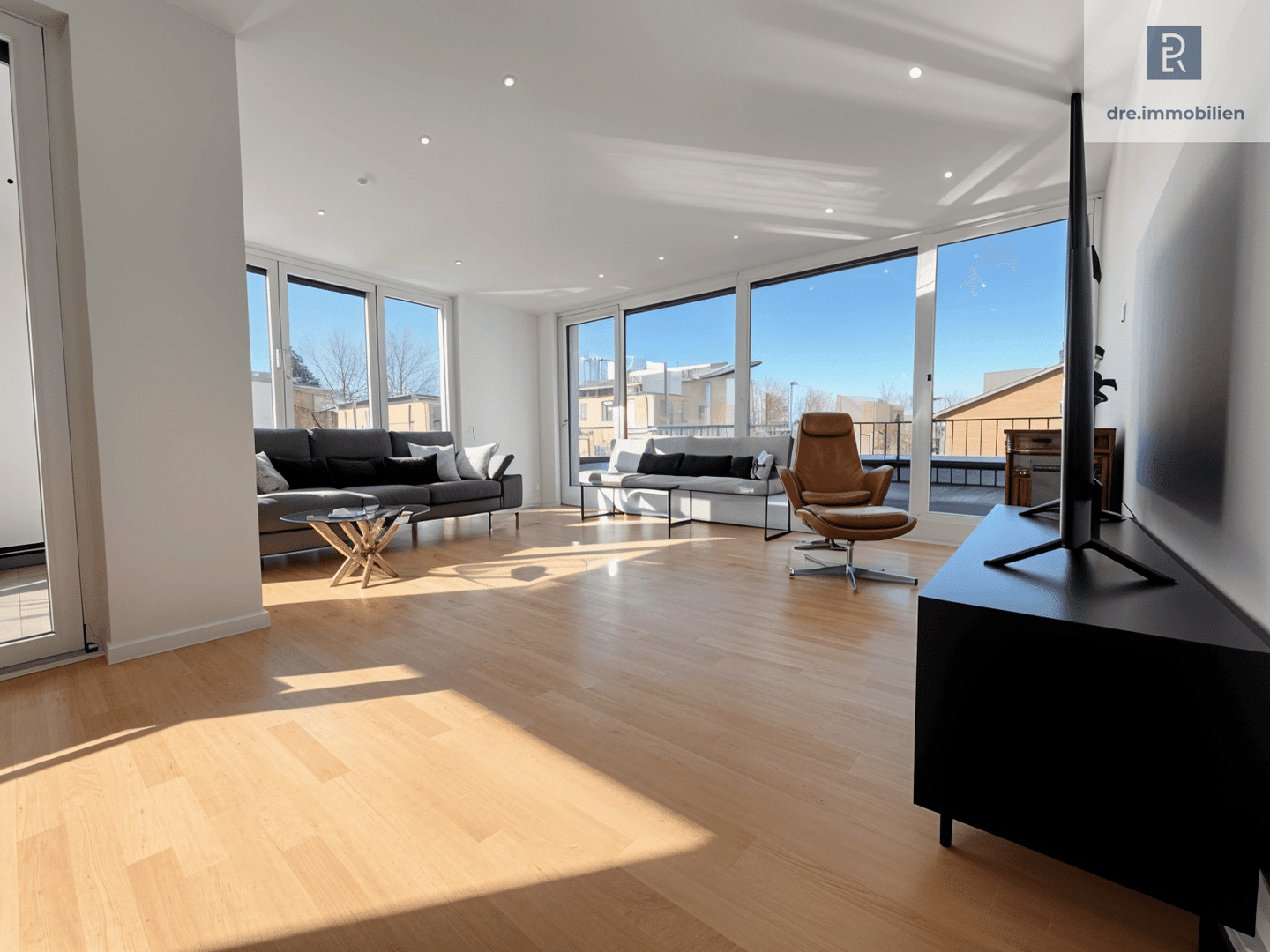 Wunderschöne, vollmöblierte Penthouse-Wohnung mit Einbauküche und großem TG- UND Außenstellplatz, 50226 Frechen