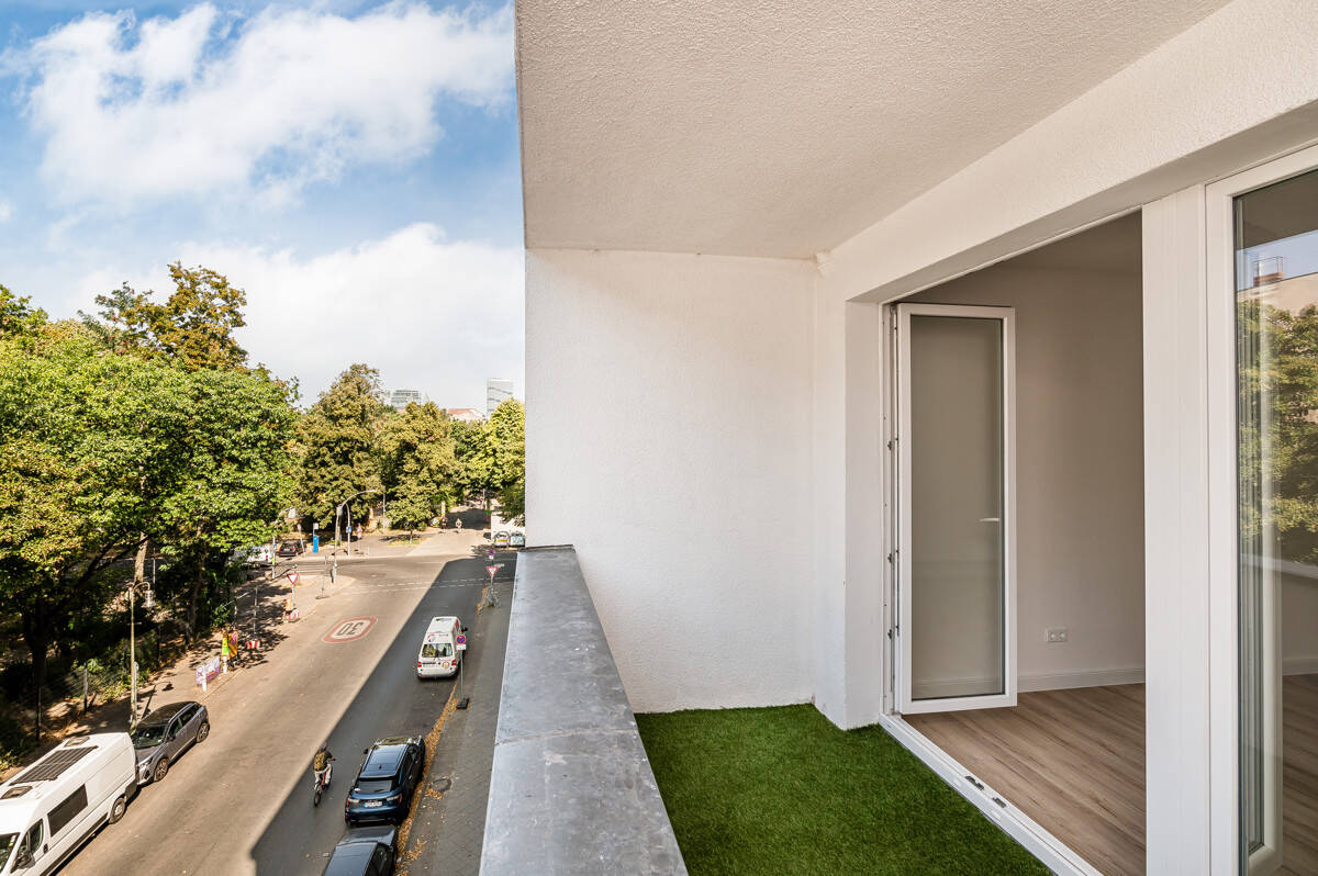 Kreuzberg: Glogauer Str.: ERSTBEZUG nach Sanierung: 2-Zi-Whg, 60 m² im VHS 3. OG + Balkon – SOFORT, 10999 Berlin (Friedrichshain-Kreuzberg Kreuzberg)