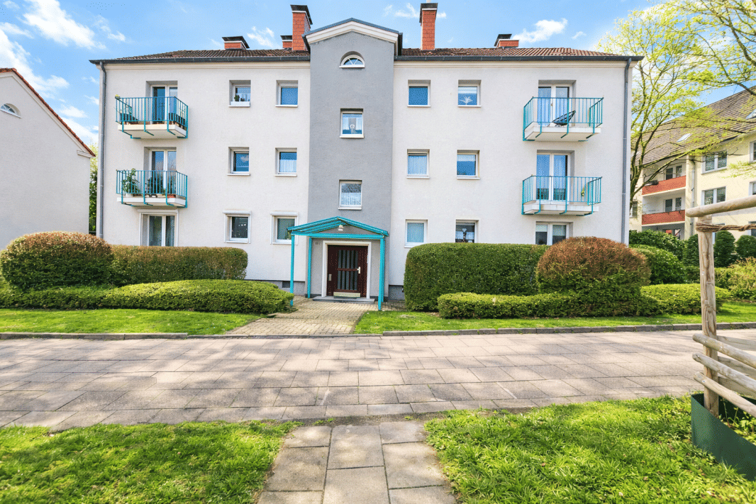 Klein, fein und bald dein! – Dreizimmerwohnung mit Balkon in Essen-Bergerhausen., 45136 Essen (Bergerhausen Huttrop Rüttenscheid)