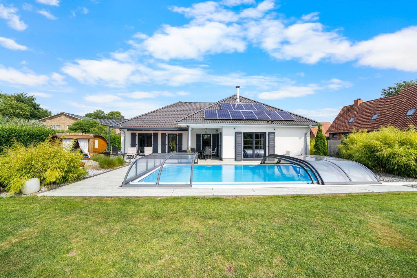 Luxus auf einer Ebene – Pool, Sauna & Design in Perfektion, 24376 Kappeln