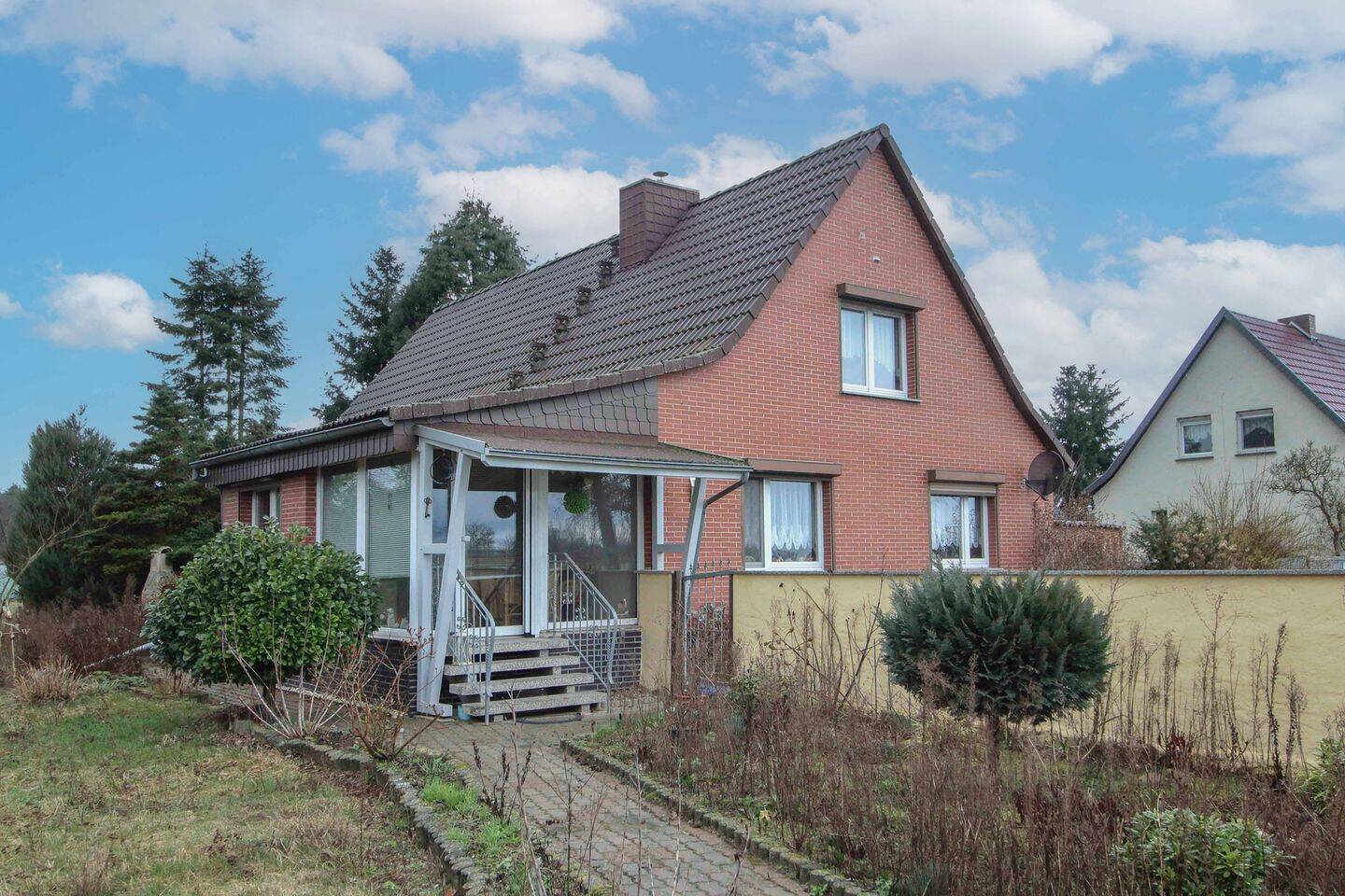 Charmantes Einfamilienhaus in Grieben – Wohnen im Grünen mit Kamin und 1.389 m² Grundstück, 39517 Tangerhütte