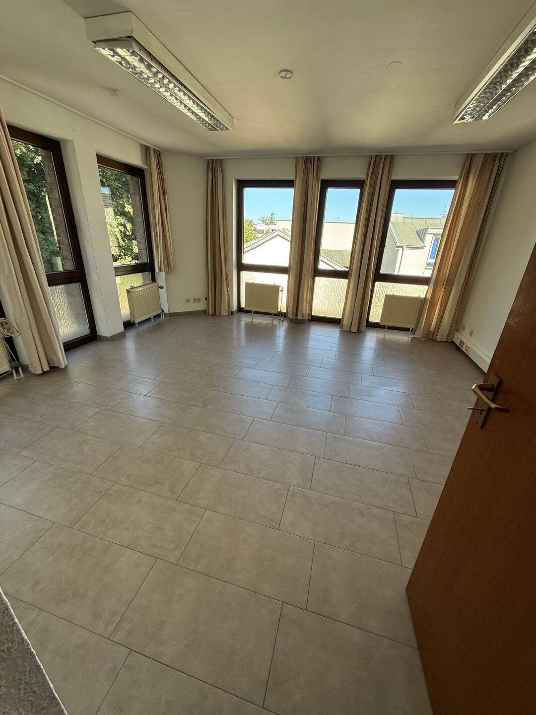 GODESBERG-ZENTRUMSNÄHE: Gut geschnittene 2-Zimmer-Wohnung mit Kochnische und Balkon, 53177 Bonn