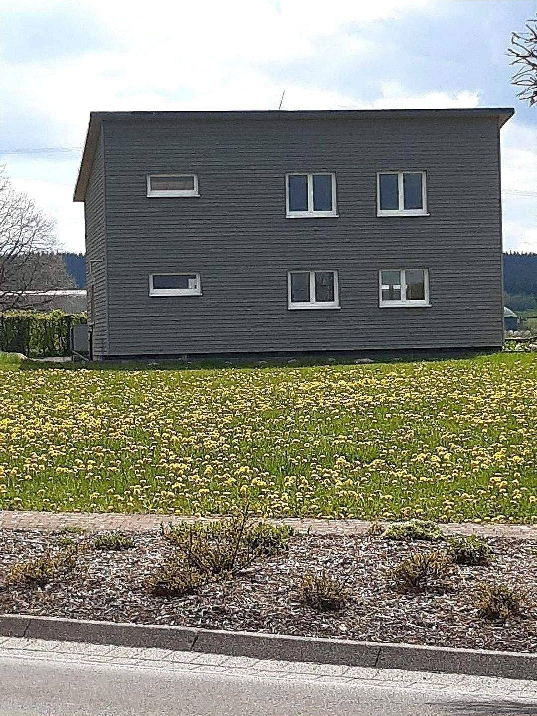 Frei ab sofort / Roth bei Prüm – Freistehendes Einfamilienhaus mit Carport und Garten, 54597 Roth bei Prüm