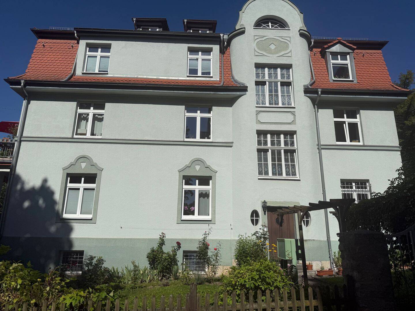 herrschaftliche 6,5 Zimmerwohnung in einer liebevoll, sanierten Villa in begehrter Wohnlage von Jena