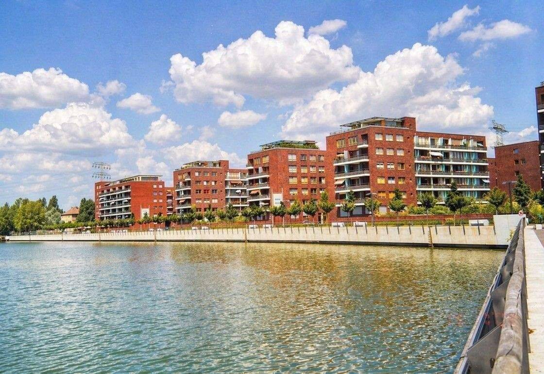 Balkon mit Wasserblick – 3 Zimmer mit Tageslichtbad, EBK inkl. Stellplatz – aktuell vermietet, 10317 Berlin (Friedrichshain-Kreuzberg Friedrichsfelde Lichtenberg Rummelsburg)