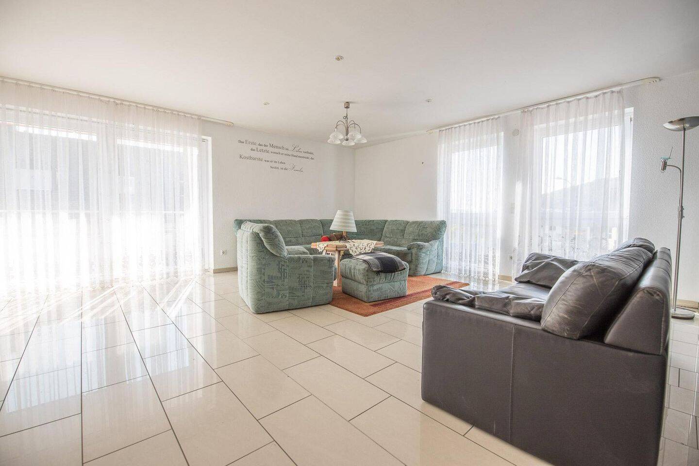 Provisionsfreie 4-Zimmer-Wohnung in Lörrach-Hauingen – 131 m² nahe neuem Dreiland-Klinikum, 79541 Lörrach