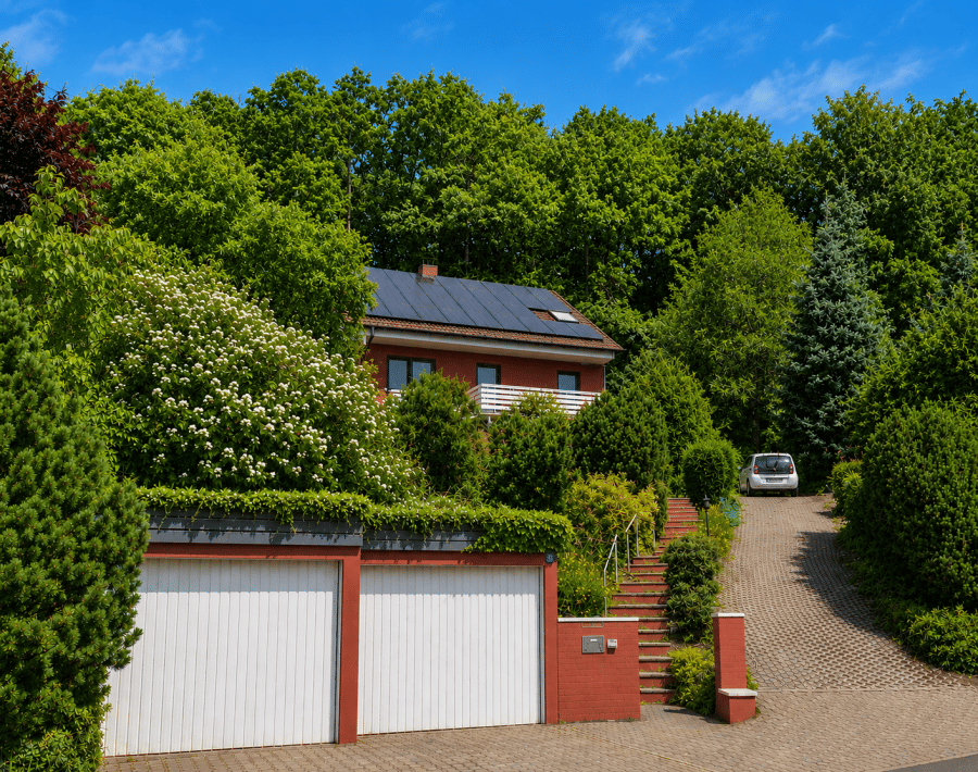 Provisionsfrei* 1-2-Familienhaus in Bestlage – 1.404 m² Grundstück mit weiterem Baurecht, 96472 Rödental