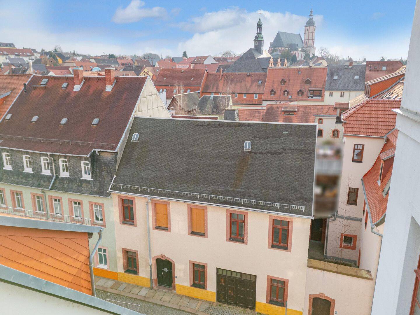 Einfamilienhaus in bester Stadtlage mit toller Dachterrasse und Garage sucht Käufer mit Lust zum Gestalten, 9322 Penig