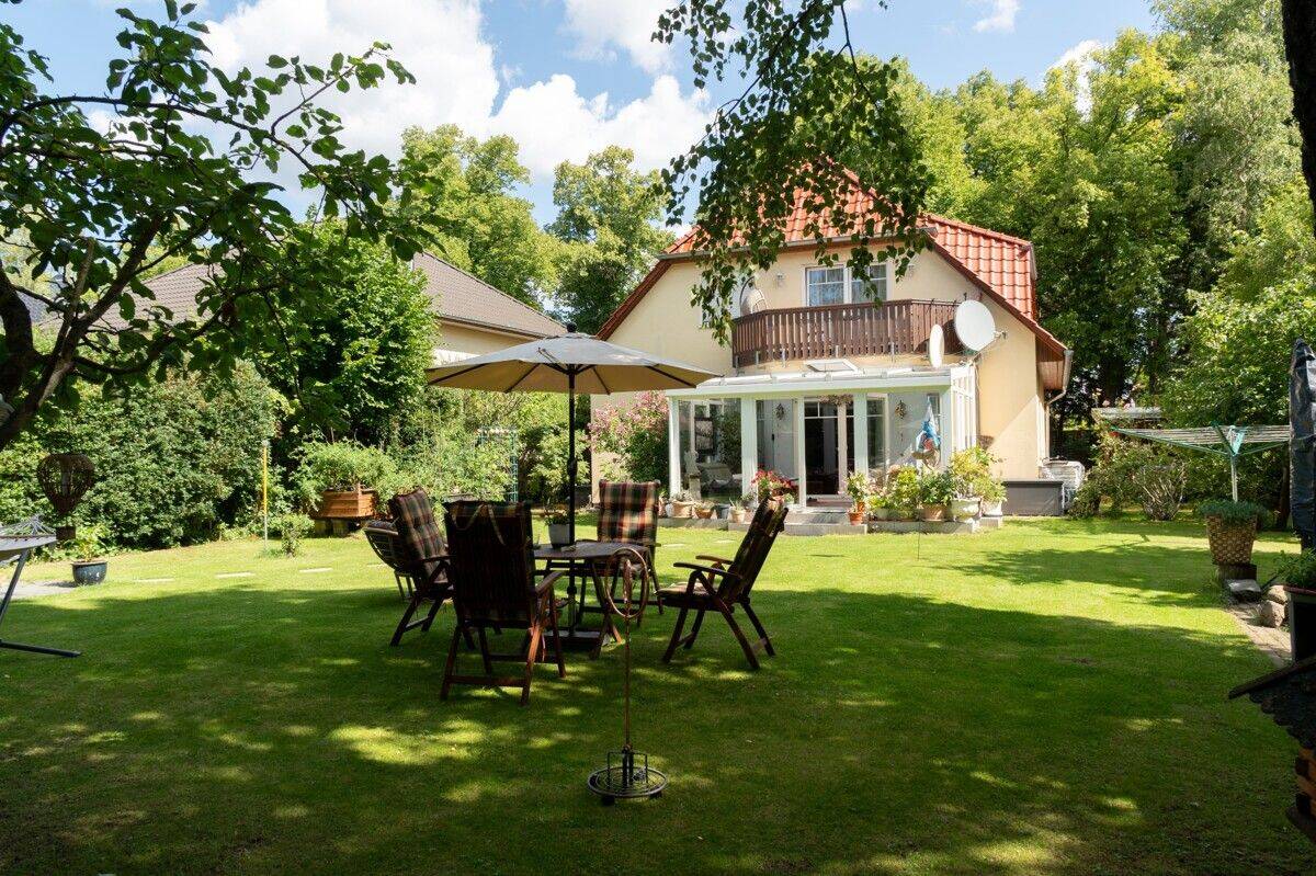 Hauptstadtmakler-Traumhaftes Einfamilienhaus mit Erdwärme in Top-Lage, 14532 Kleinmachnow