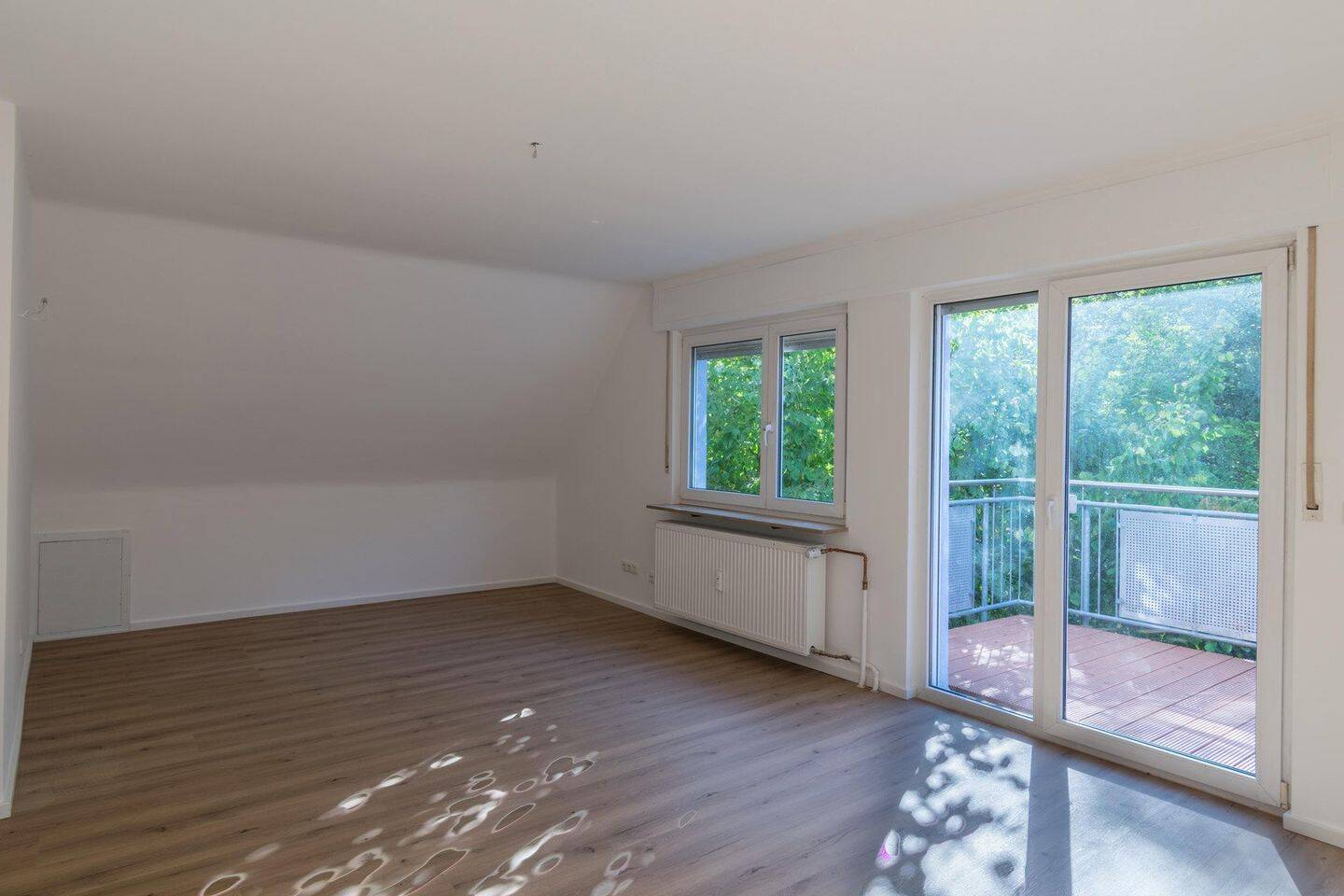 Großzügiges Familienhaus mit Garten in Dreieich Sprendlingen, Grenze Buchschlag, 63303 Dreieich