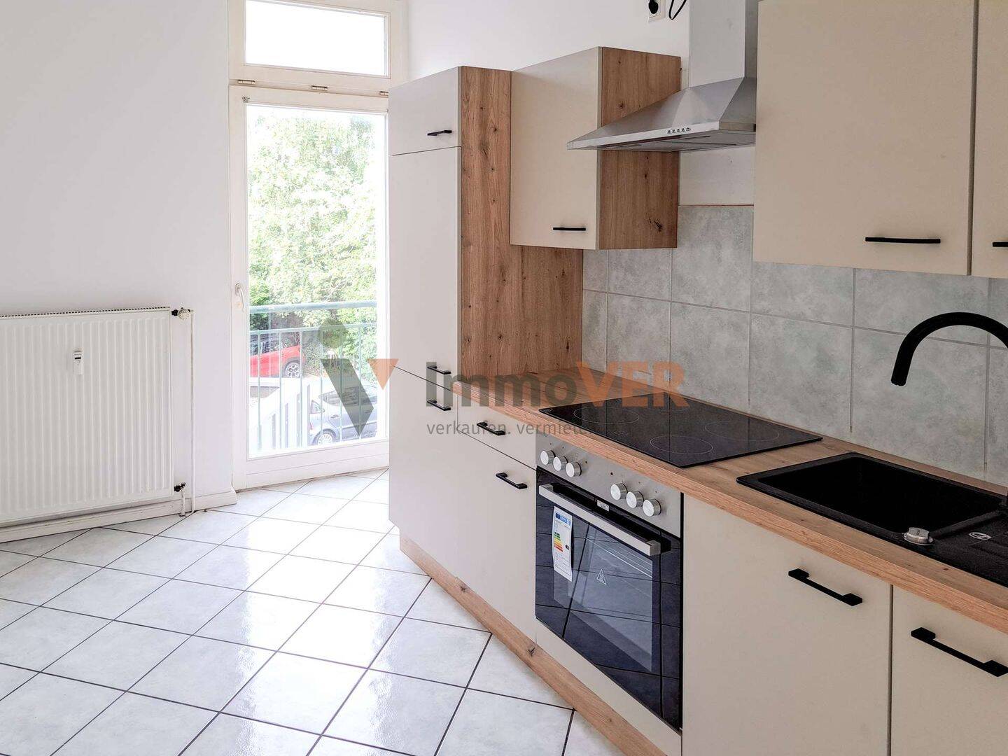 Lichtdurchflutete 2-Zimmer-Wohnung mit Einbauküche und Altbaucharme in Cuxhaven im Lotsenviertel, 27472 Cuxhaven