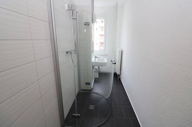 So einfach kann Wohnen sein…EG-Wohnung mit bodengleicher Dusche im Grünen!!!, 9599 Freiberg