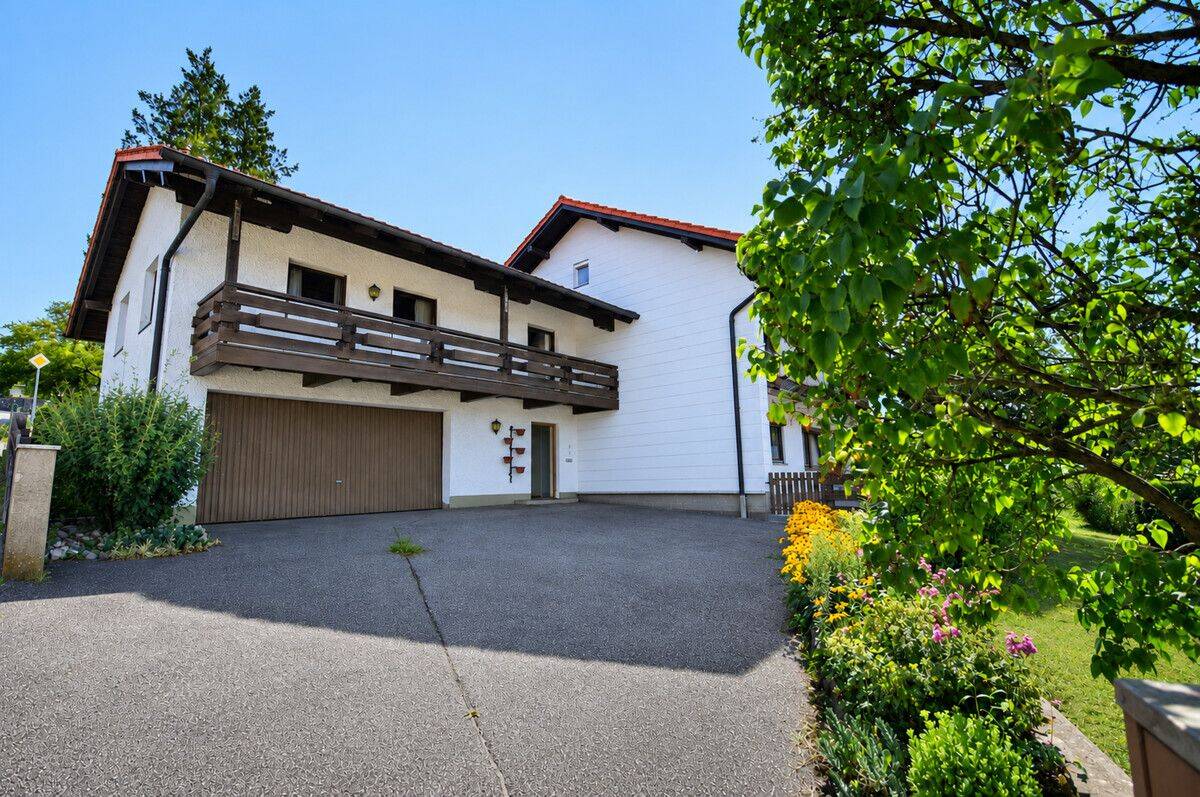 Ein Zuhause mit Potenzial – Großzügiges Einfamilienhaus mit großem Garten und Doppelgarage, 84347 Pfarrkirchen