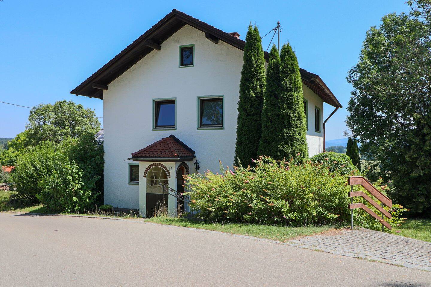Bergblick – Sanierungsbedürftiges Einfamilienhaus in ruhiger Ortsrandlage von Sachsenried, 86987 Schwabsoien