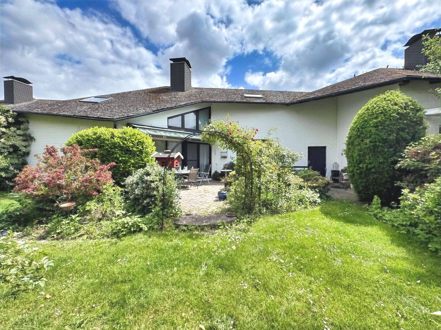 Exklusives Reihenmittelhaus im Architektenstil in Burgwedel, 30938 Burgwedel