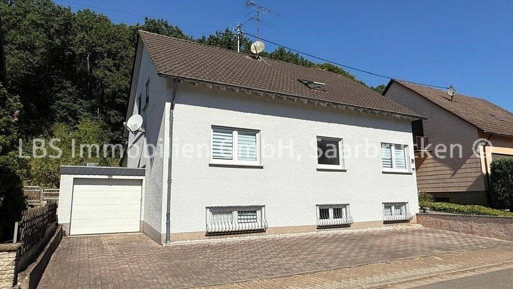 Großes, renoviertes Einfamilienhaus mit Garage und Garten in Beckingen-Haustadt – 6ZKB – 200 m² Wfl., 66701 Beckingen