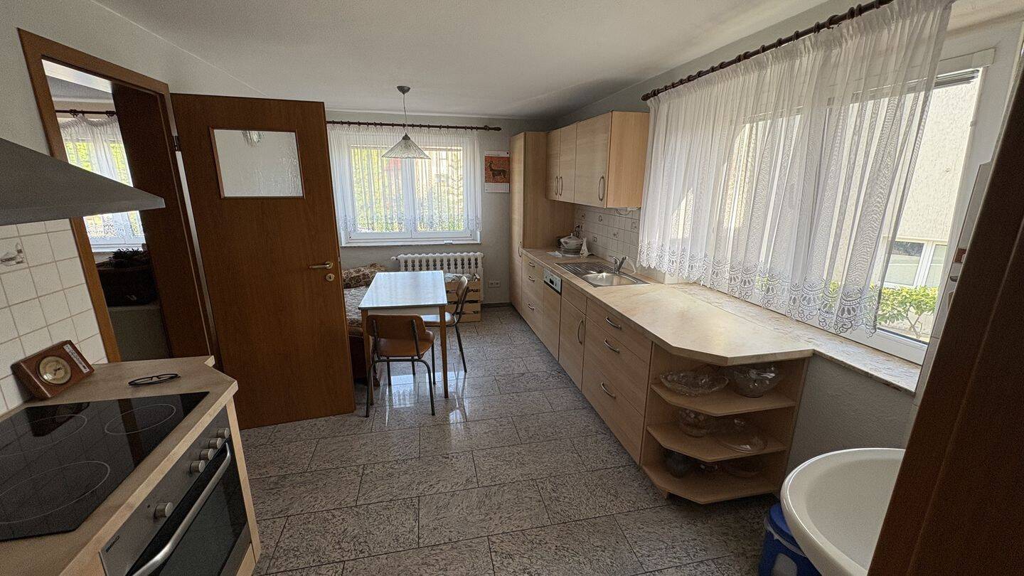 Wohnen im Grünen – Einfamilienhaus mit Charme und Entwicklungsmöglichkeiten, 8371 Glauchau