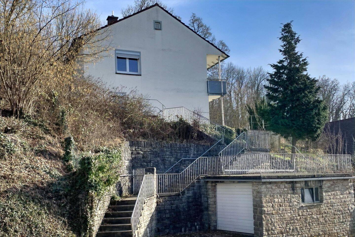 Ein-/Zweifamilienhaus in Schonungen, 97453 Schonungen