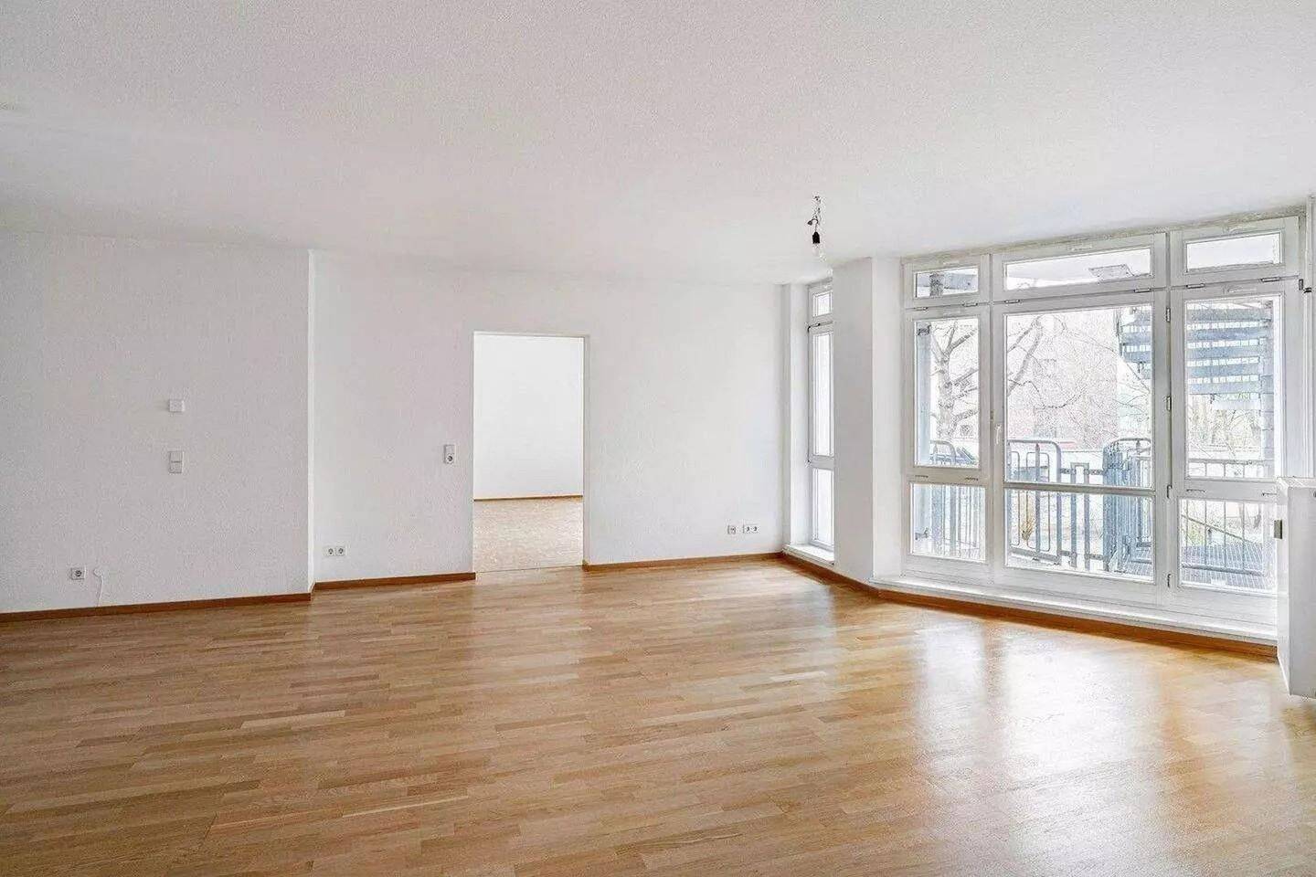 Frisch renoviert: Großzügige 140 m² Etagenwohnung mit Süd-Balkon, Parkett, Duschbad & TG-Stellplatz, 10315 Berlin (Lichtenberg Hohenschönhausen Friedrichsfelde Kleingartenanlage Bielefeld Kleingartenanlage Mühlenberg)