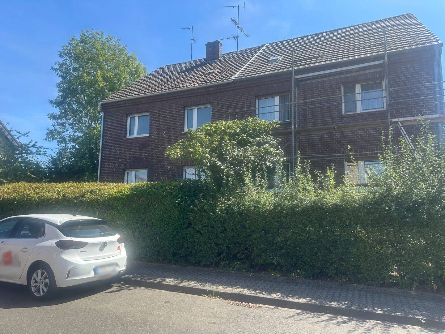 Einfamilienhaus mit Doppelgarage, wunderbares Grundstück, 52349 Düren-Stadt, 52349 Düren